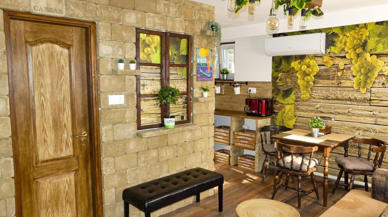 T.H.Ny Village Inn Cottage Tihany Extérieur photo